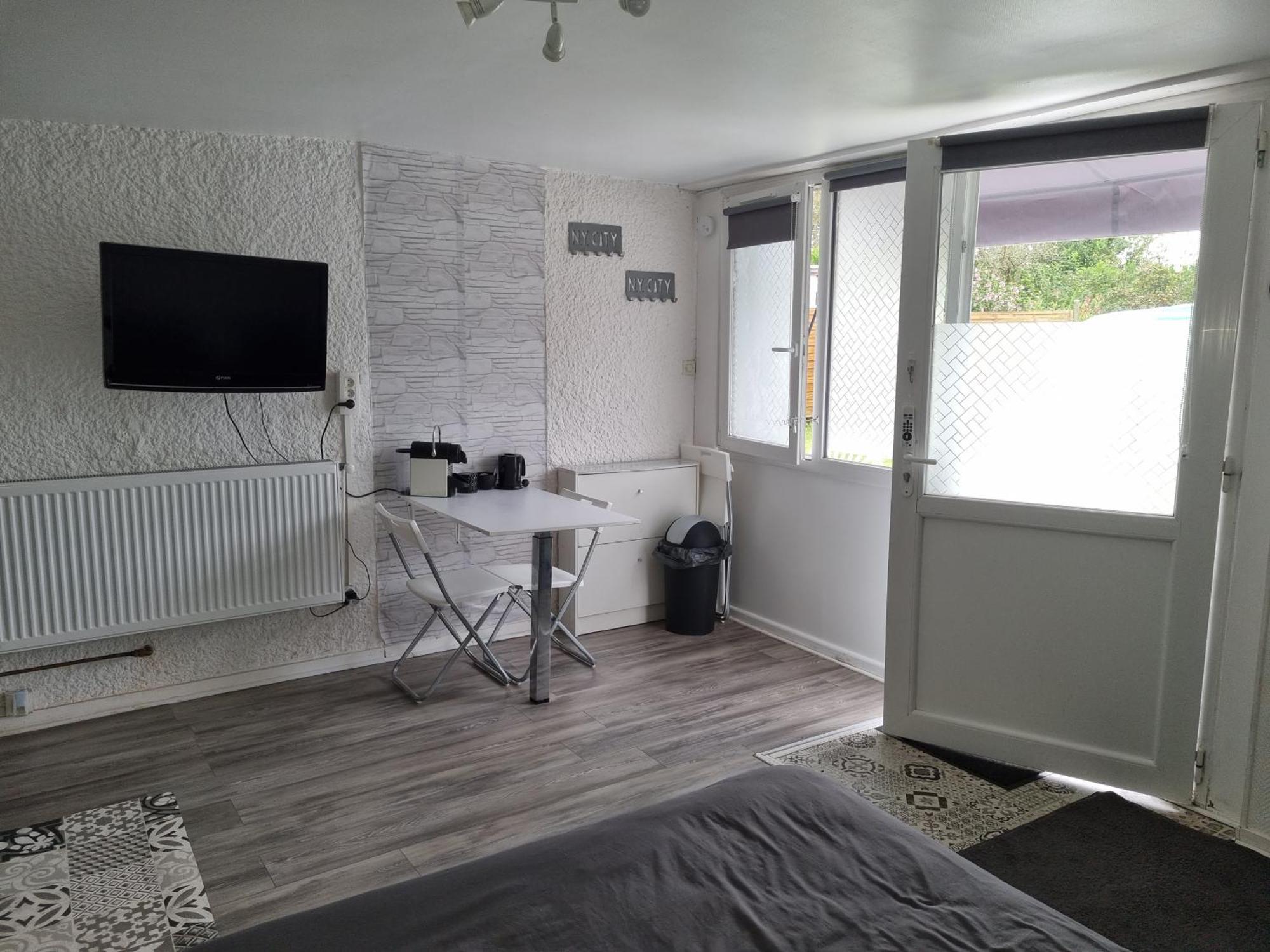 Jolie Maisonnette Avec Terrasse Et Jardin Holiday home *